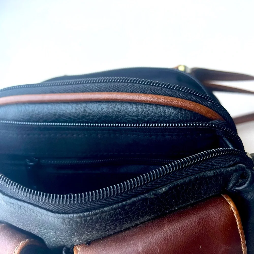 VINTAGE Brown Rosetti Crossbody Purse